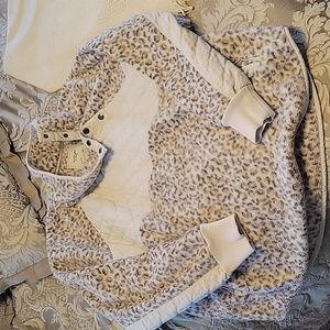 Abercrombie & Fitch fleece